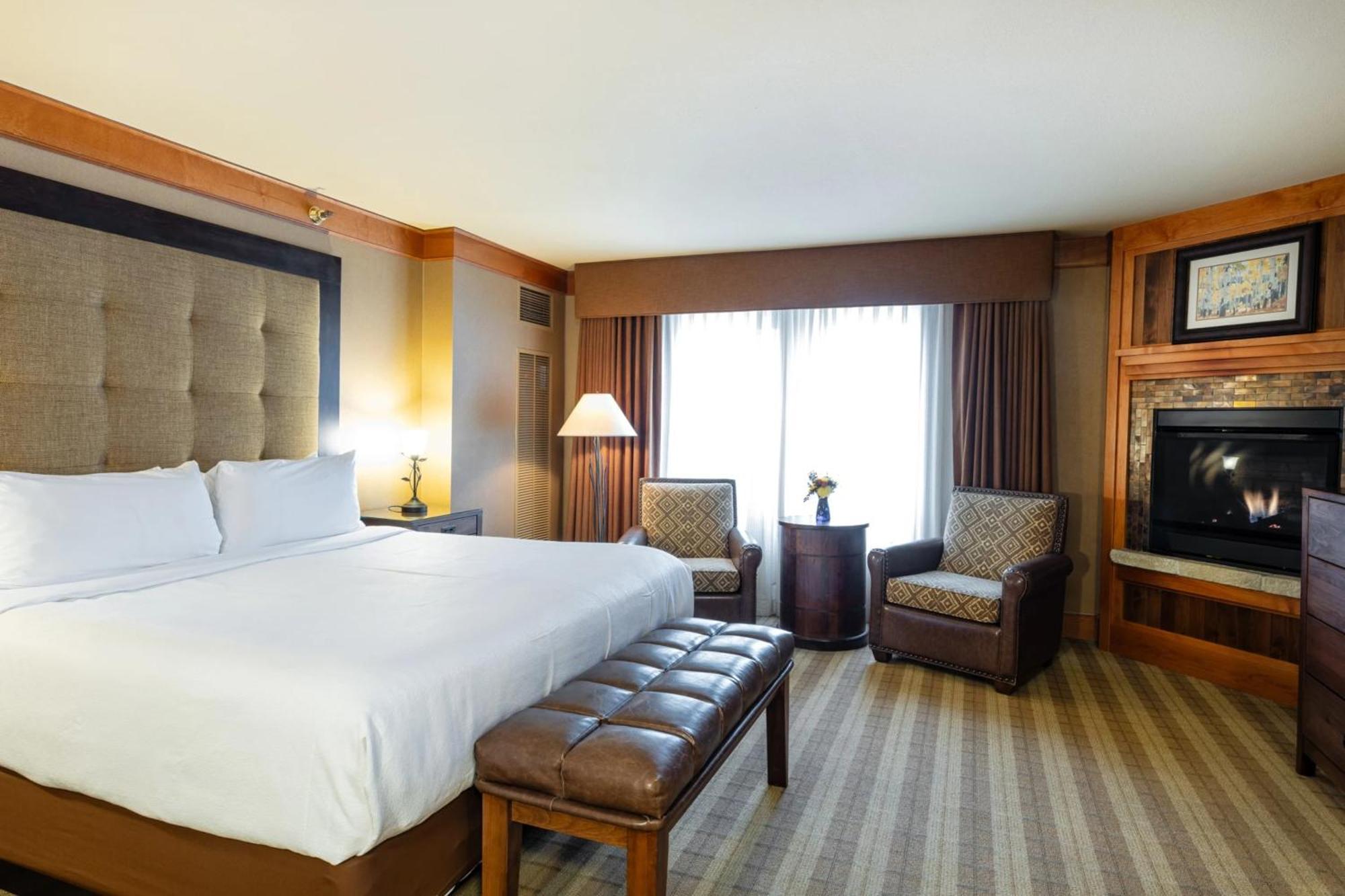 Deluxe King Room